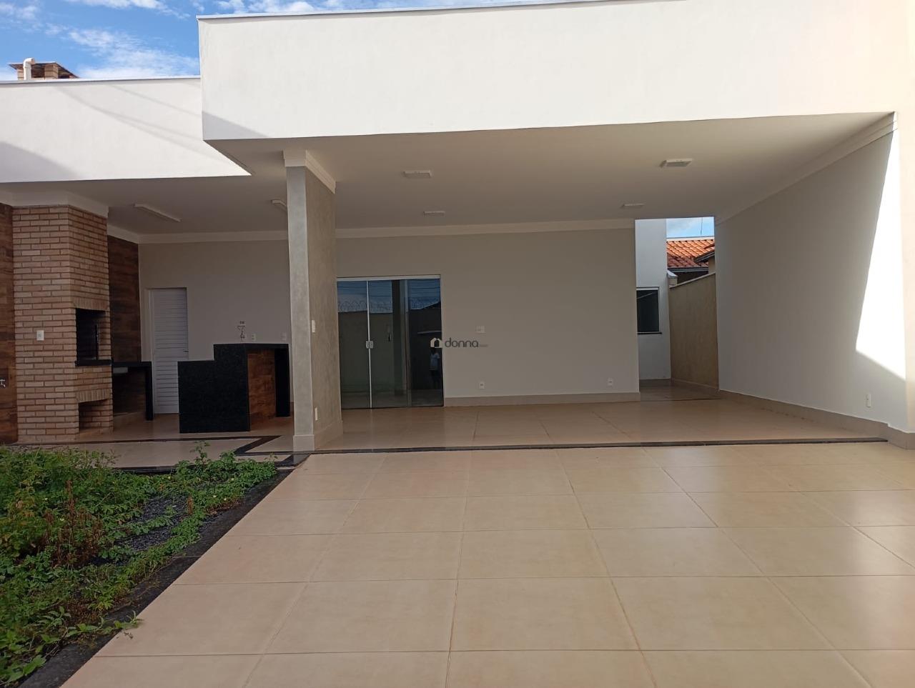 Casa à venda no Conjunto José Vallim de Melo: Frente