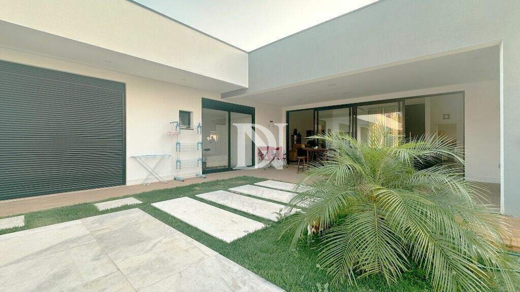 Casa em condomínio à venda no Kurumin: 