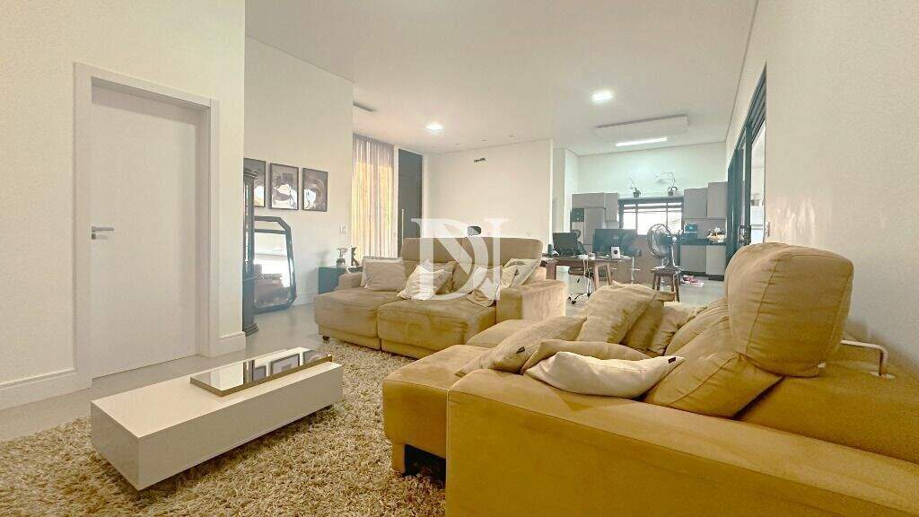 Casa em condomínio à venda no Kurumin: 
