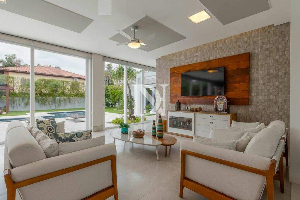 Casa em condomínio à venda no Parque Village Castelo: 