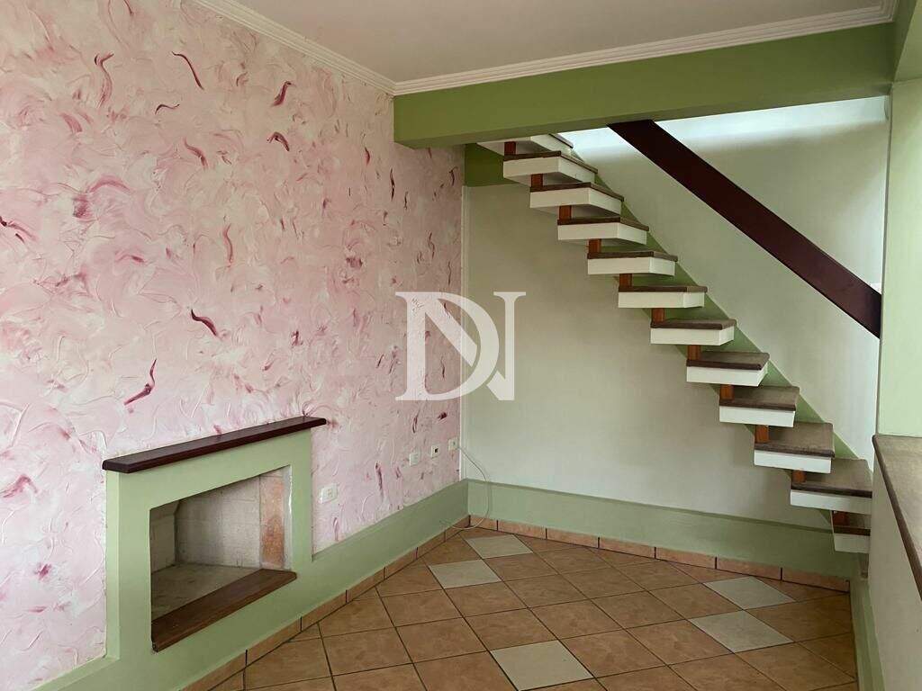 Casa em condomínio à venda no Condomínio Monte Belo: 