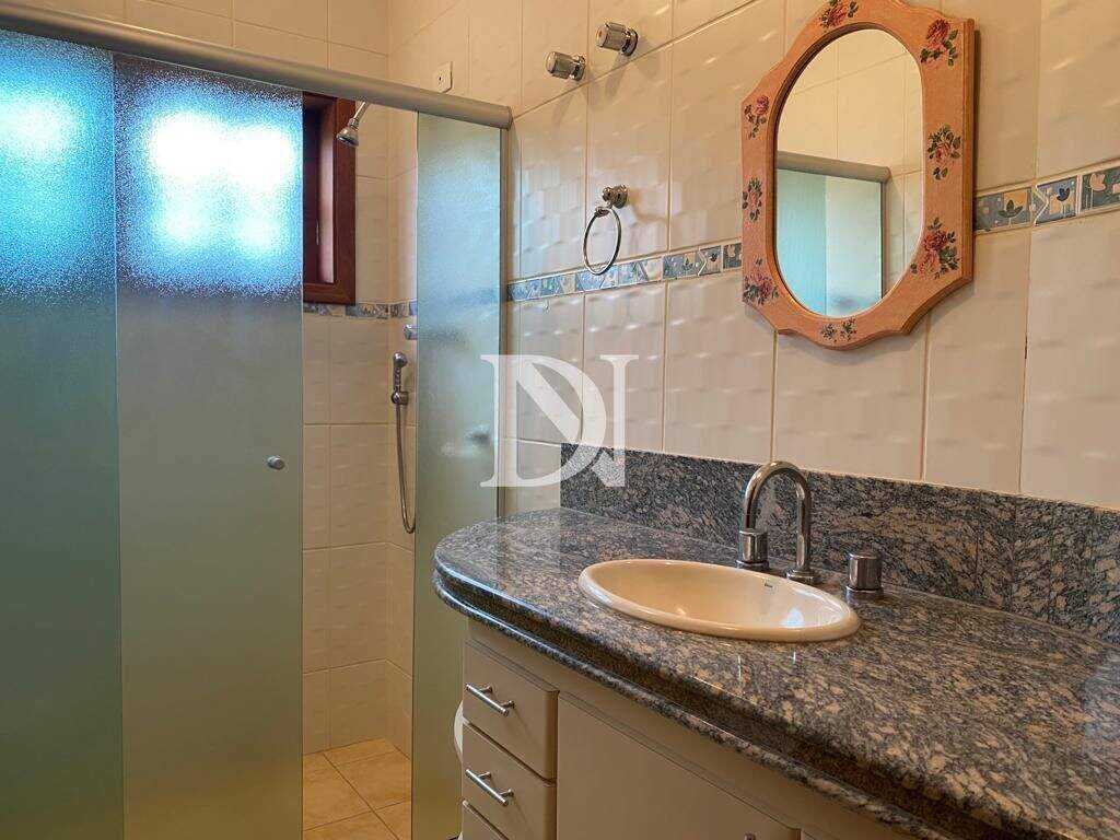 Casa em condomínio à venda no Condomínio Monte Belo: 