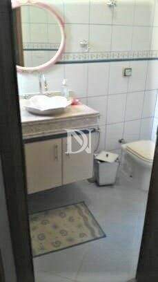 Casa em condomínio à venda no Condomínio Monte Belo: 