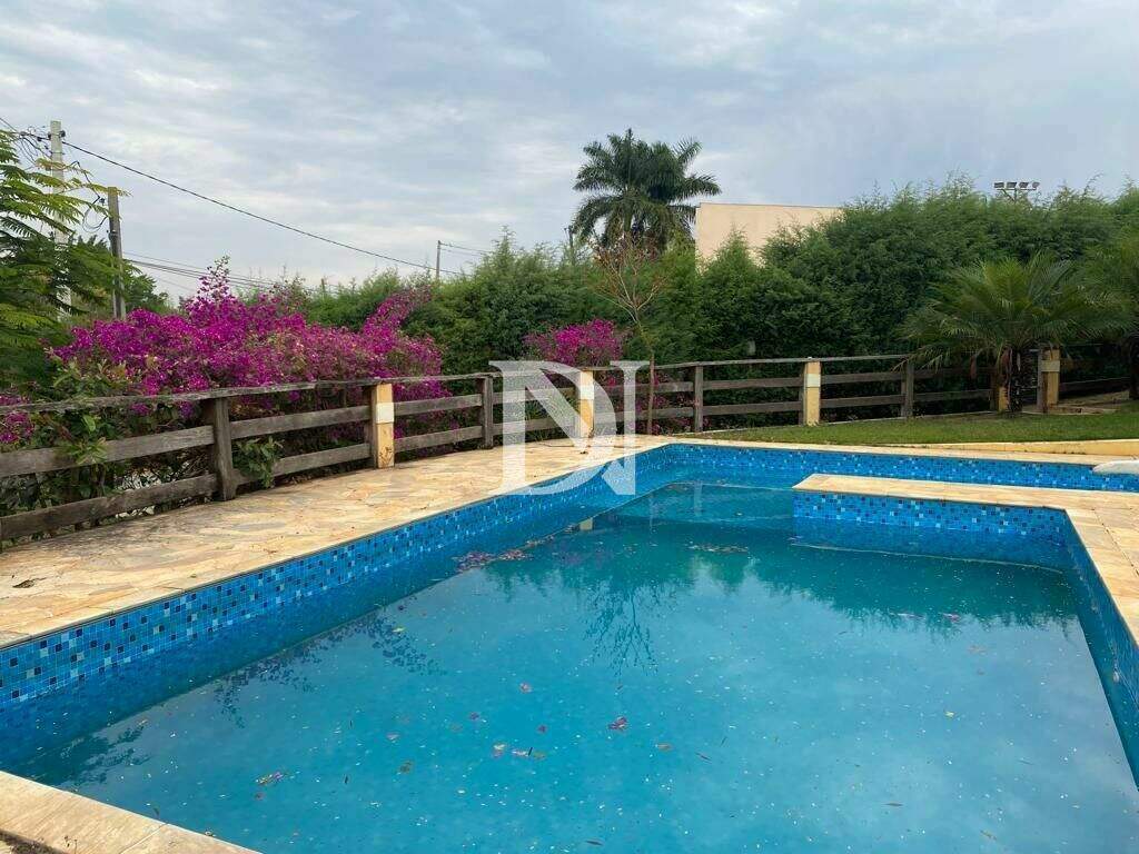 Casa em condomínio à venda no Condomínio Monte Belo: 