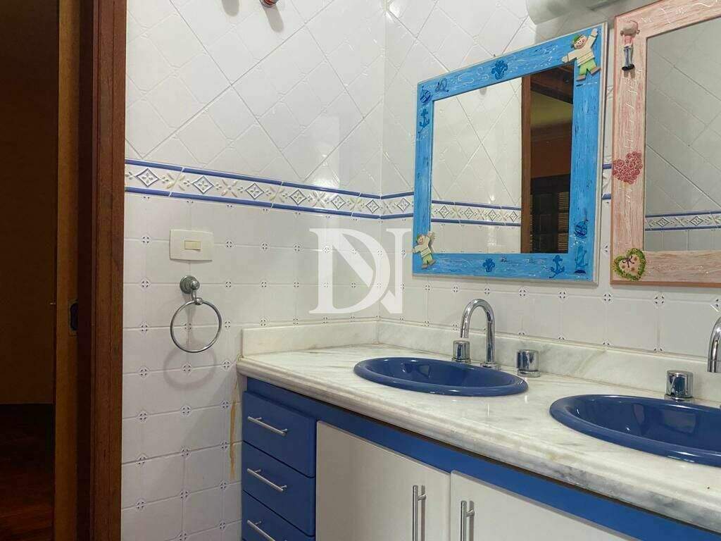 Casa em condomínio à venda no Condomínio Monte Belo: 