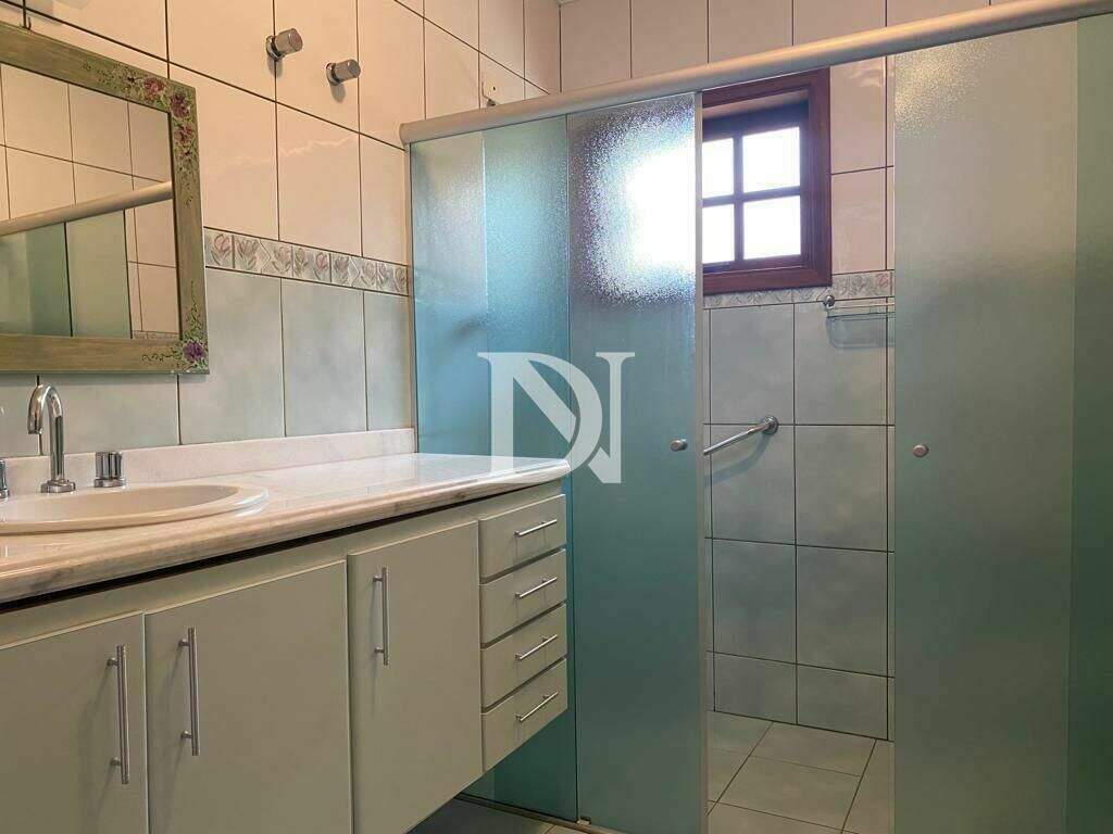 Casa em condomínio à venda no Condomínio Monte Belo: 