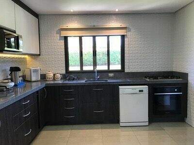 Casa em condomínio à venda no Parque Village Castelo: 