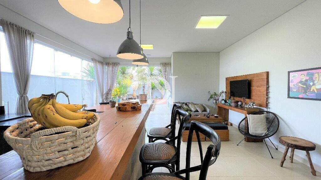 Casa em condomínio à venda no Jardim Buru: 