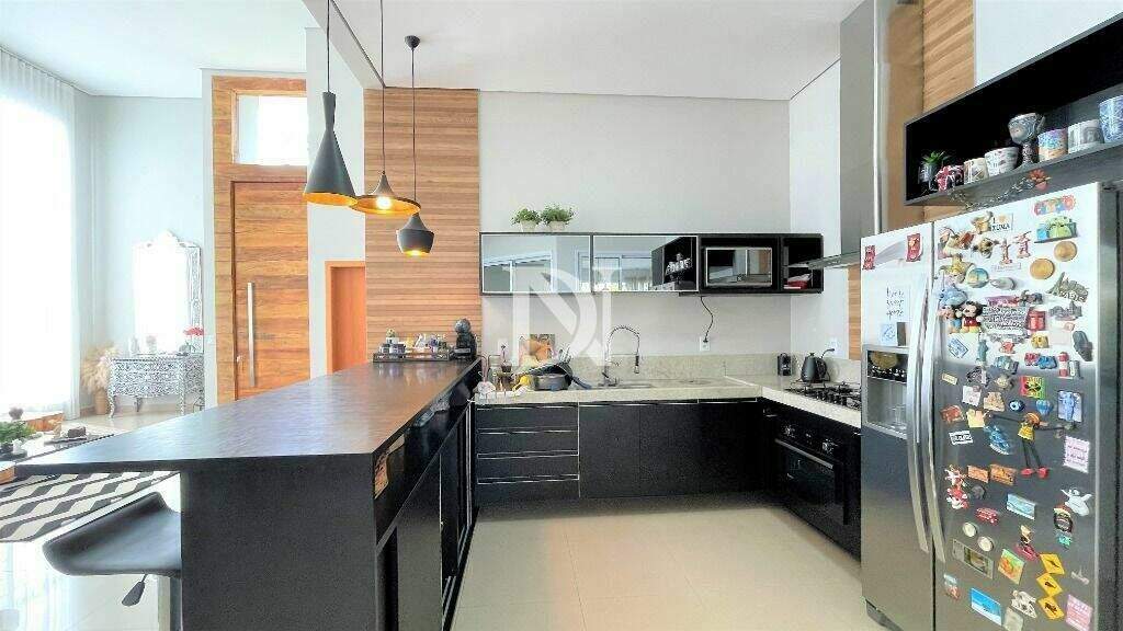 Casa em condomínio à venda no Jardim Buru: 