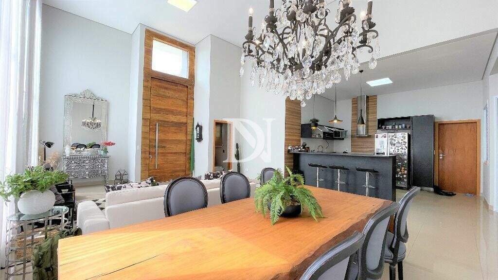 Casa em condomínio à venda no Jardim Buru: 