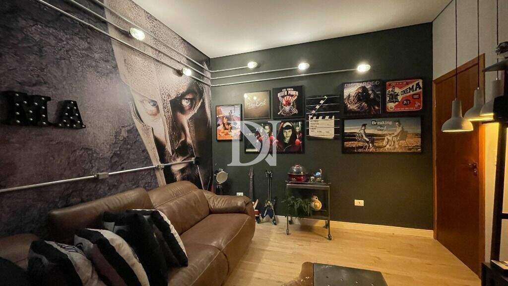 Casa em condomínio à venda no Jardim Buru: 
