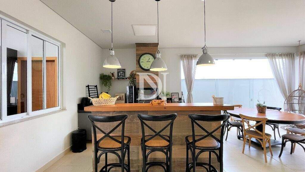 Casa em condomínio à venda no Jardim Buru: 