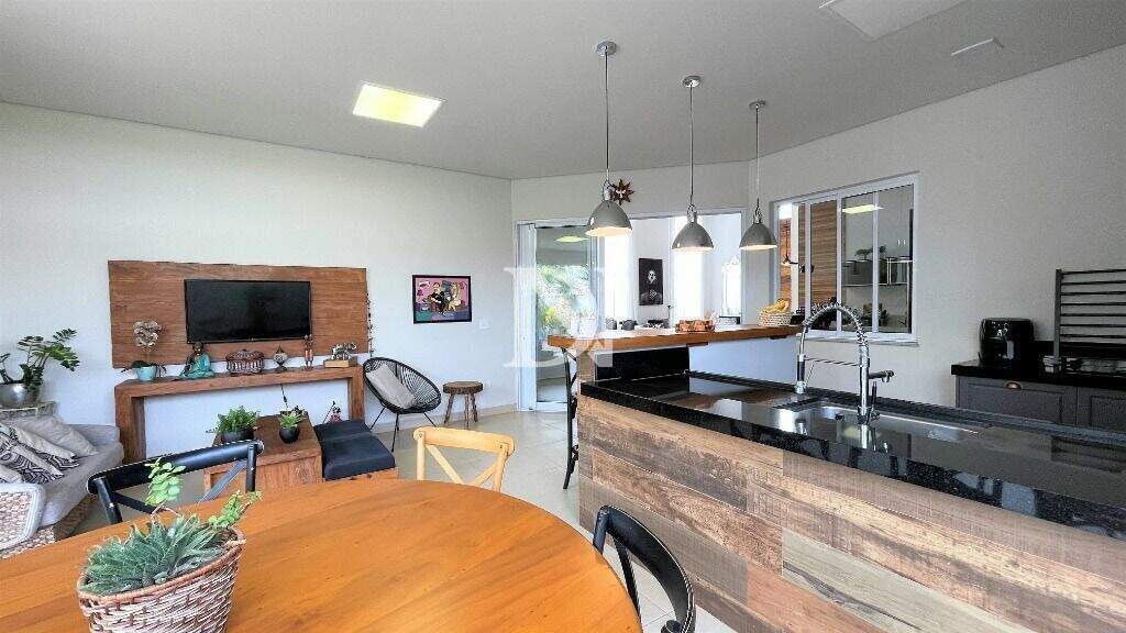Casa em condomínio à venda no Jardim Buru: 