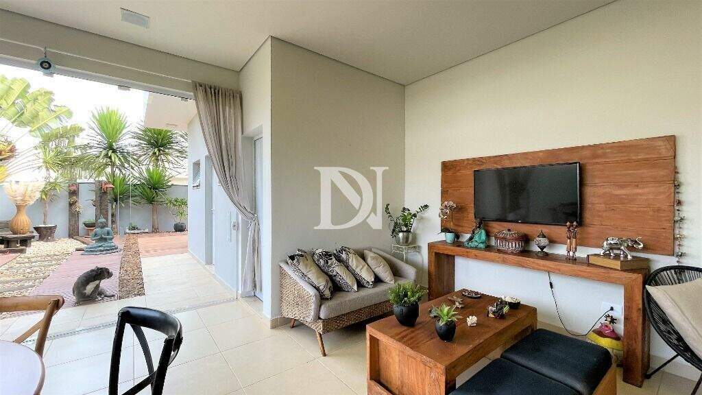 Casa em condomínio à venda no Jardim Buru: 