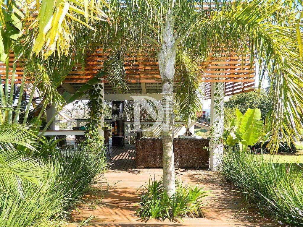 Casa em condomínio à venda no Jardim Theodora: 