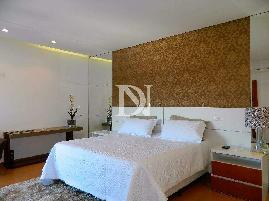 Casa em condomínio à venda no Jardim Theodora: 