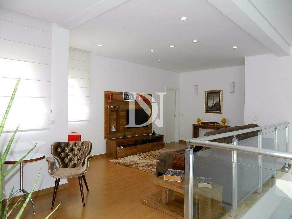 Casa em condomínio à venda no Jardim Theodora: 
