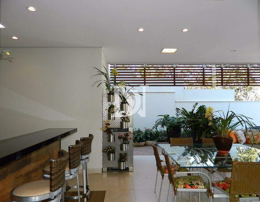 Casa em condomínio à venda no Jardim Theodora: 