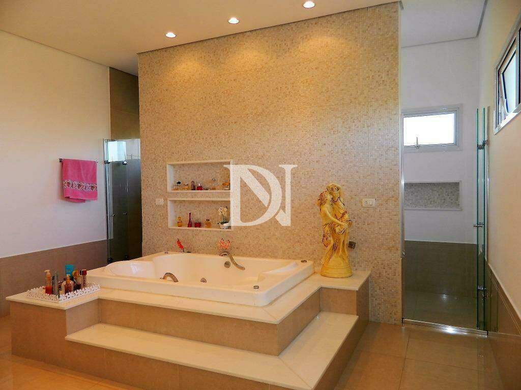 Casa em condomínio à venda no Jardim Theodora: 