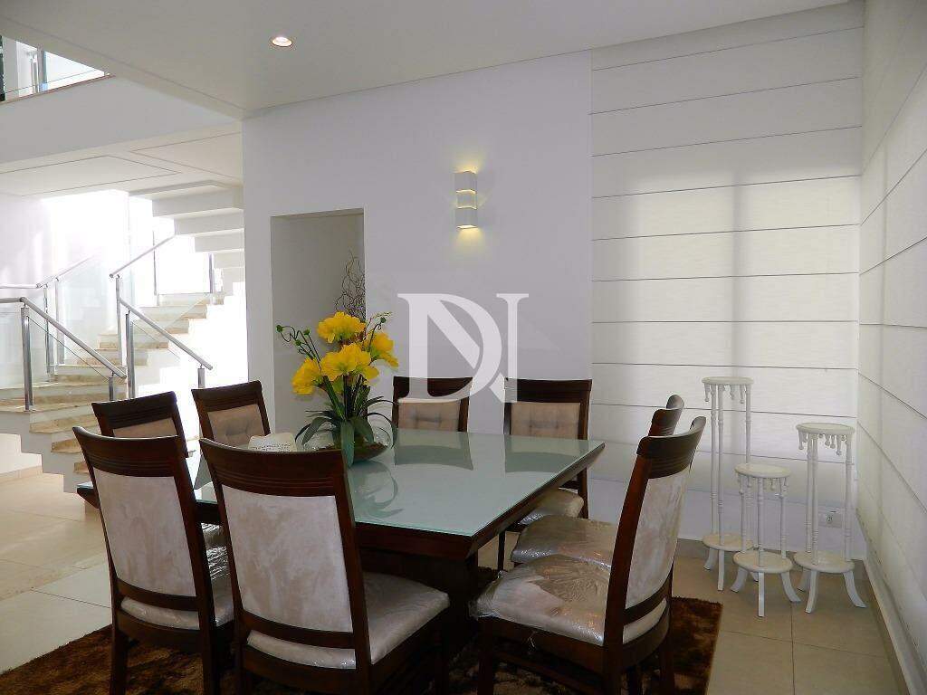 Casa em condomínio à venda no Jardim Theodora: 