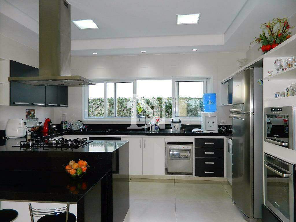 Casa em condomínio à venda no Jardim Theodora: 