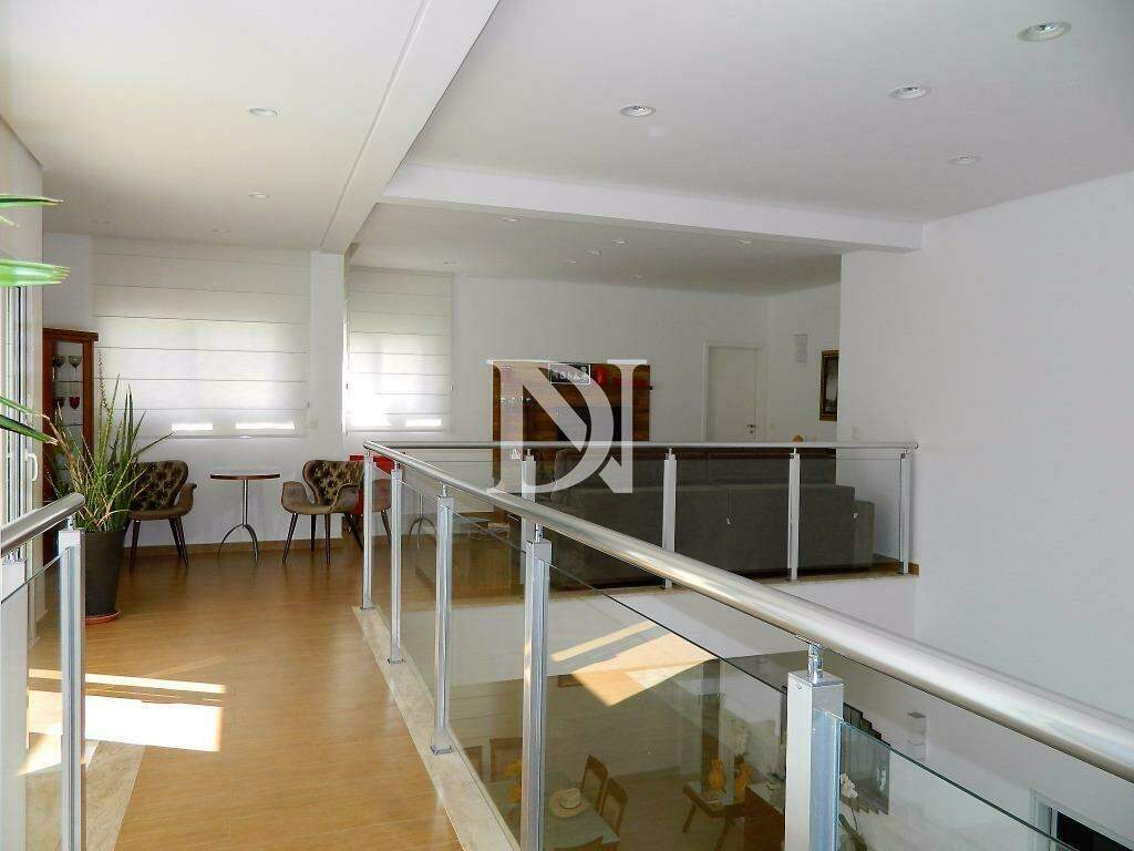 Casa em condomínio à venda no Jardim Theodora: 