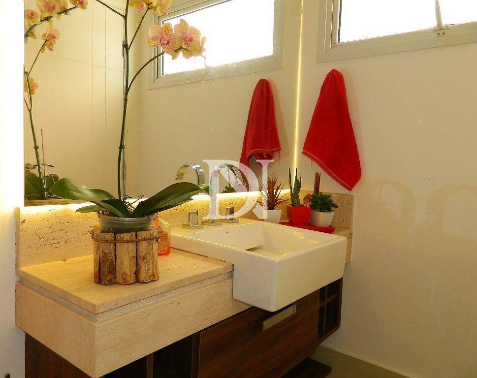 Casa em condomínio à venda no Jardim Theodora: 