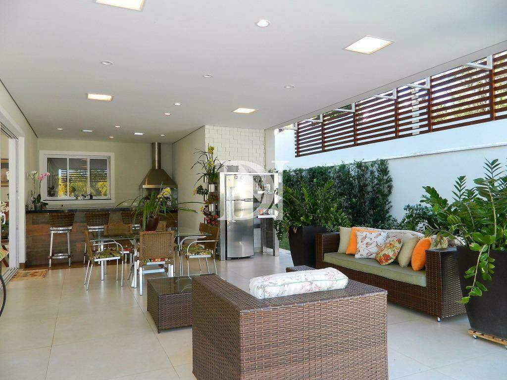 Casa em condomínio à venda no Jardim Theodora: 
