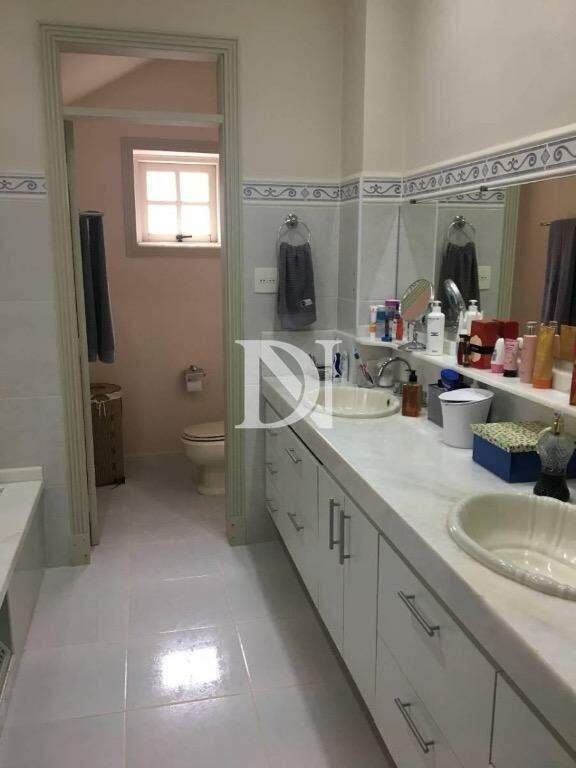 Casa em condomínio à venda no Condomínio Monte Belo: 