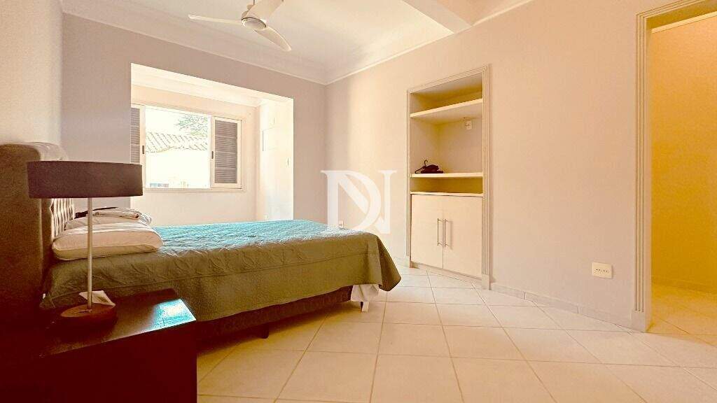 Casa em condomínio à venda no Condomínio Monte Belo: 