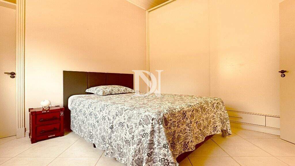 Casa em condomínio à venda no Condomínio Monte Belo: 