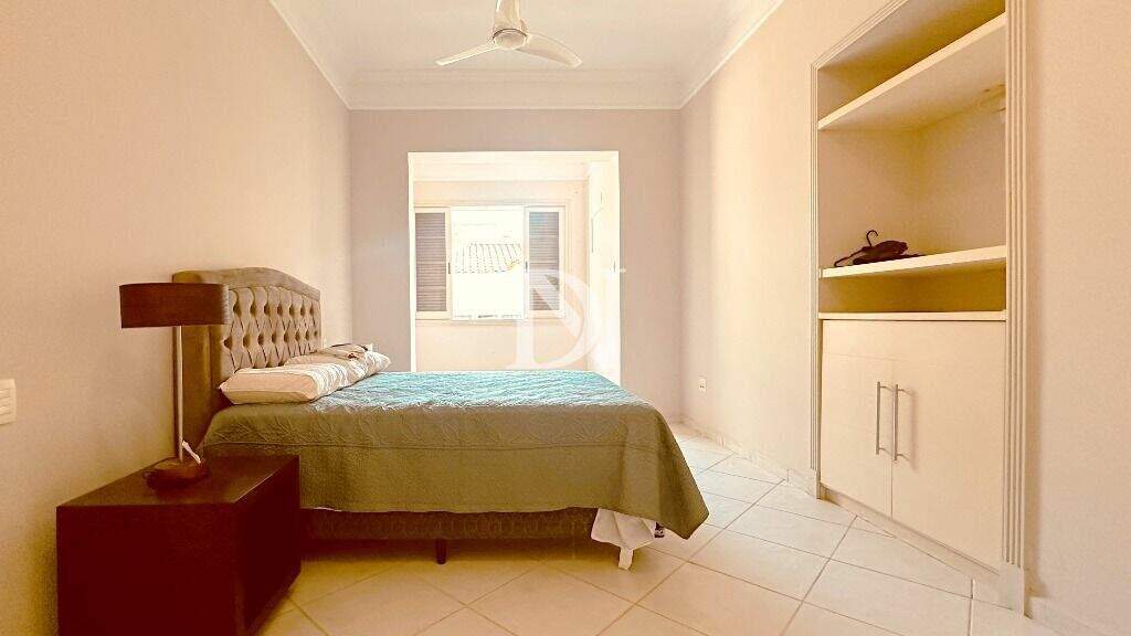 Casa em condomínio à venda no Condomínio Monte Belo: 