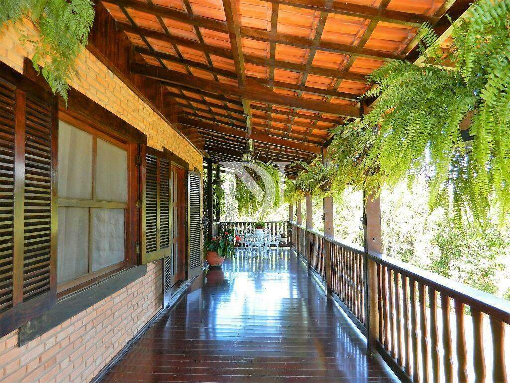 Casa em condomínio à venda no Pinheirinho: 