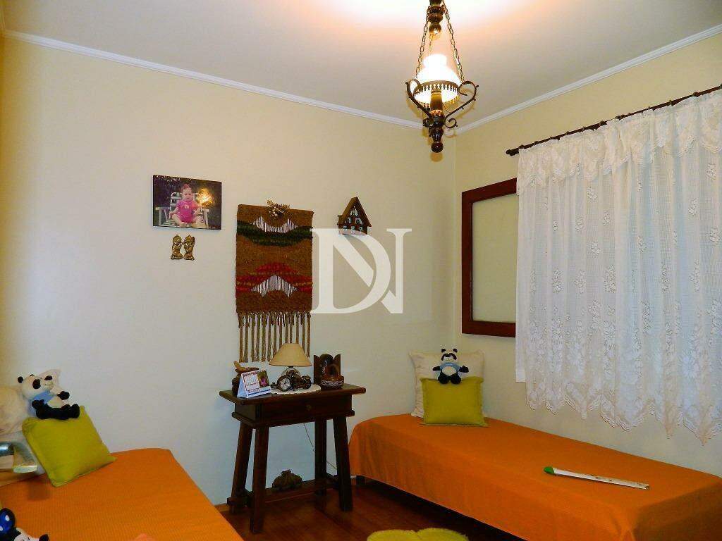 Casa em condomínio à venda no Pinheirinho: 