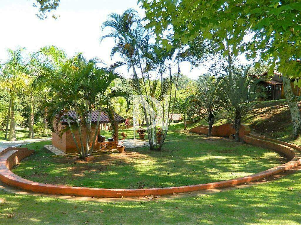 Casa em condomínio à venda no Pinheirinho: 