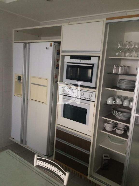 Casa em condomínio à venda no Condomínio Monte Belo: 