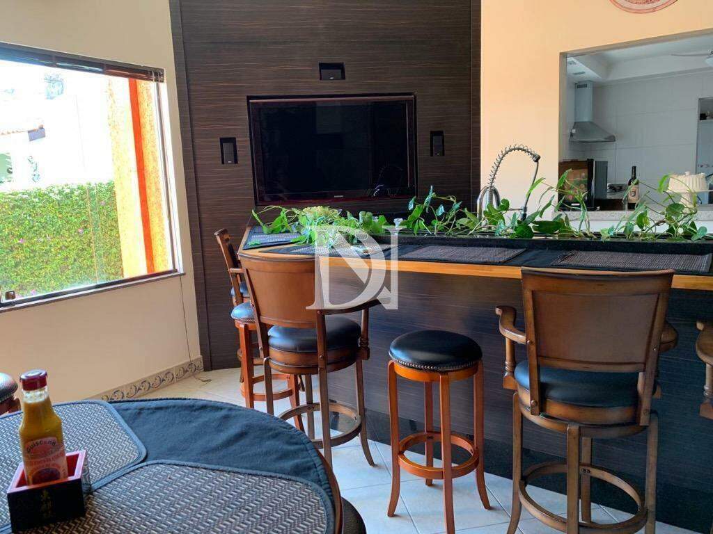 Casa em condomínio à venda no Condomínio Monte Belo: 