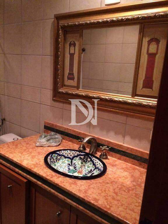 Casa em condomínio à venda no Condomínio Monte Belo: 