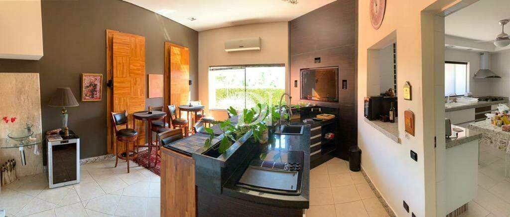 Casa em condomínio à venda no Condomínio Monte Belo: 