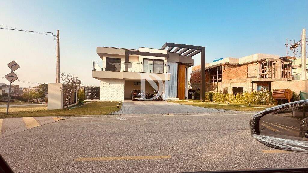 Casa em condomínio à venda no Kurumin: 