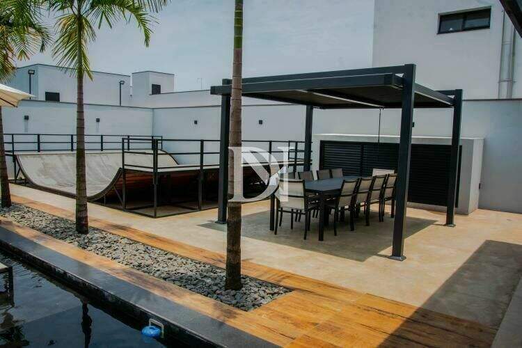 Casa em condomínio à venda no Jardim Buru: 