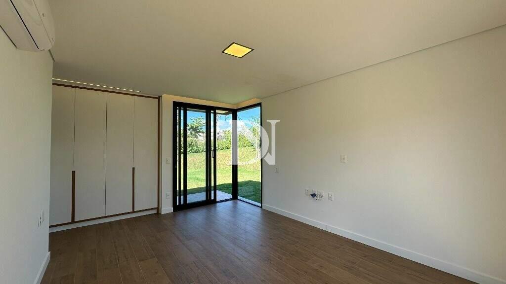 Casa em condomínio à venda no Condomínio Terras de São José: 