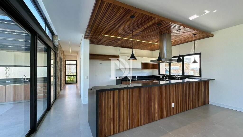 Casa em condomínio à venda no Condomínio Terras de São José: 