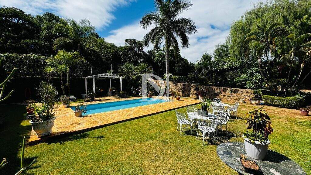 Casa em condomínio à venda no Condomínio Monte Belo: 