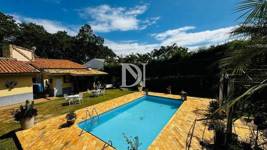 Casa em condomínio à venda no Condomínio Monte Belo: 