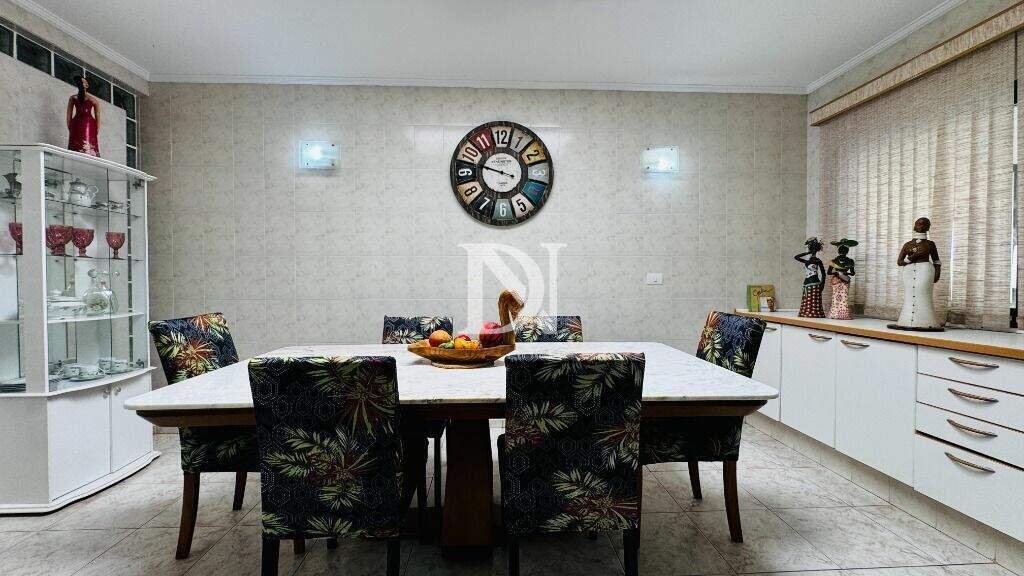 Casa em condomínio à venda no Condomínio Monte Belo: 