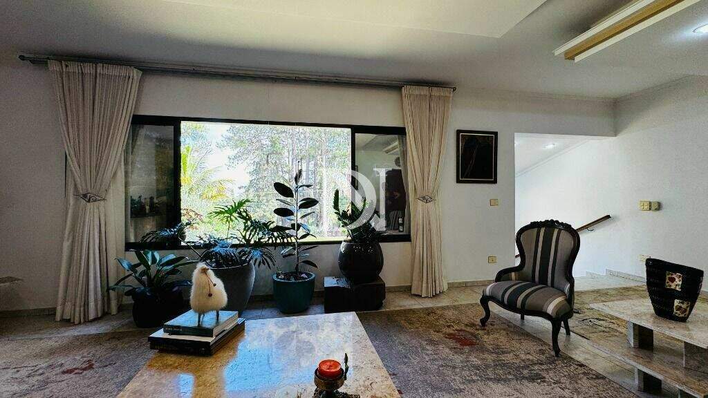 Casa em condomínio à venda no Condomínio Monte Belo: 