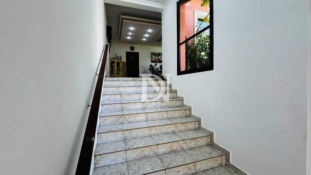 Casa em condomínio à venda no Condomínio Monte Belo: 