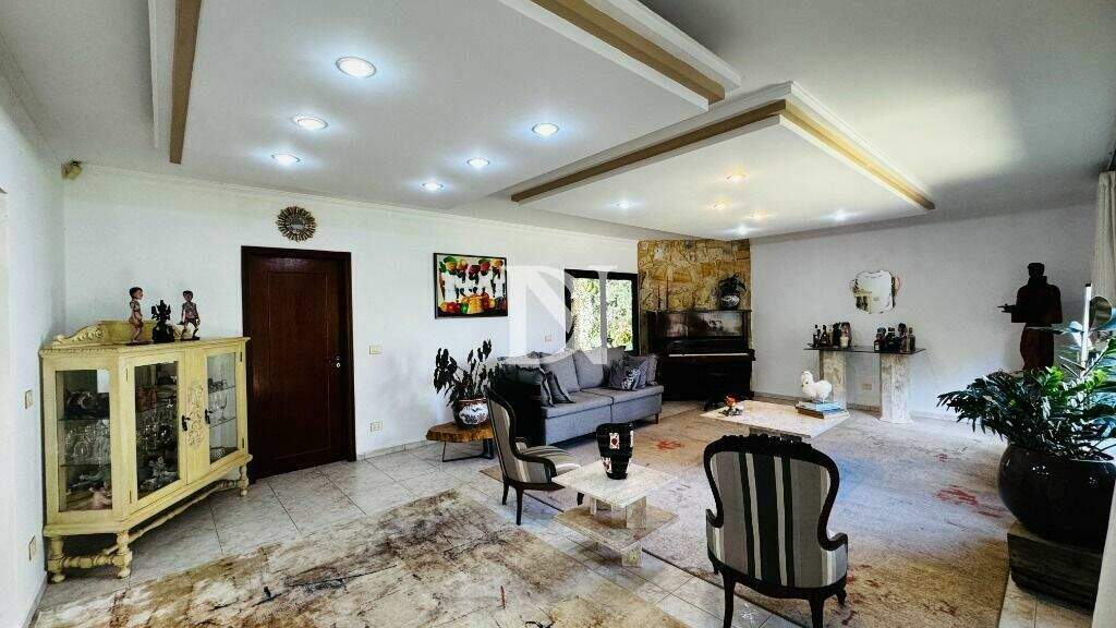 Casa em condomínio à venda no Condomínio Monte Belo: 