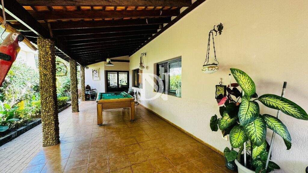 Casa em condomínio à venda no Condomínio Monte Belo: 
